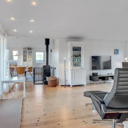 Holiday home Holiday Danja - 400m From The Sea In Nw Jutland By Interhome Hjorring